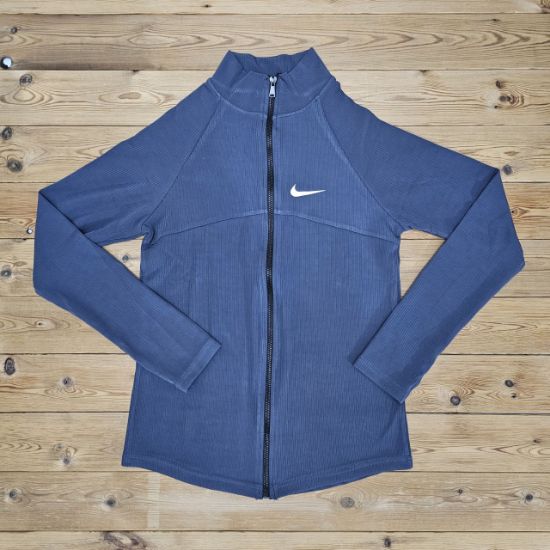 تصویر  سویی زنانه کارول 