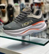 تصویر  کفش هوکا 