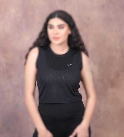 تصویر  کراپ سوزنی مشکی 